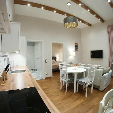 Cherry Tree Old Town Apartment *